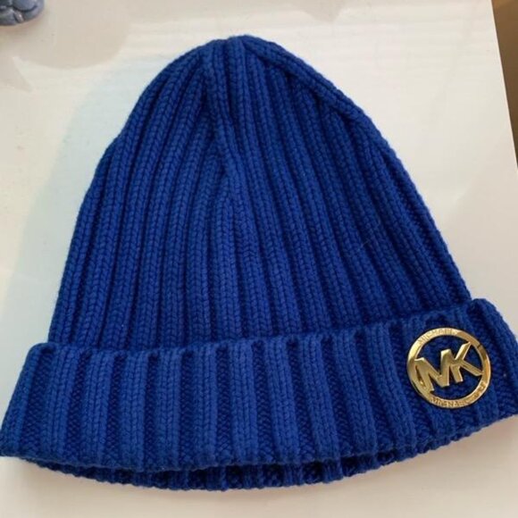 MICHAEL Michael KORS Bright Cobalt Ribbed Beanie Hat with Gold Metal Logo - Picture 1 of 6
